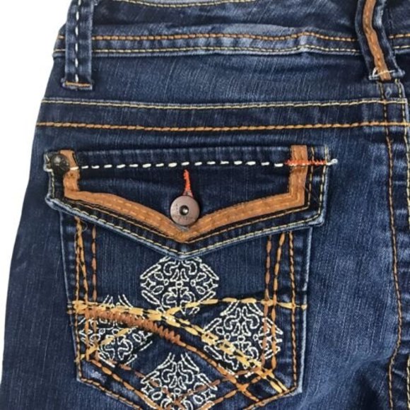 UNIONBAY Skinny Boot Distressed Boho Jean 30x31 Blue Low Rise Embroidered Size 5 - Picture 9 of 12